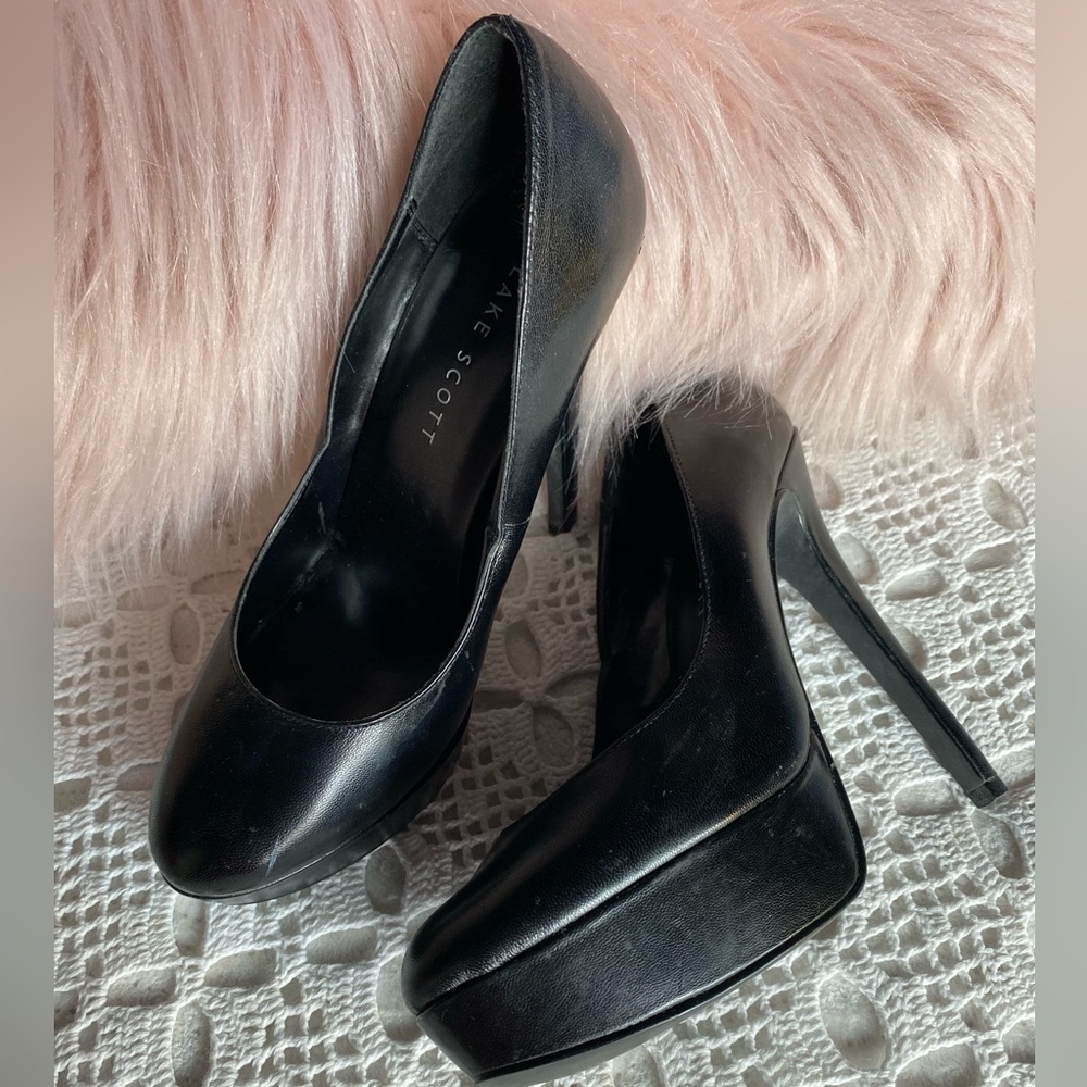 BLAKE SCOTT NELLIE BLACK ROUND TOE LEATHER PUMPS 7M